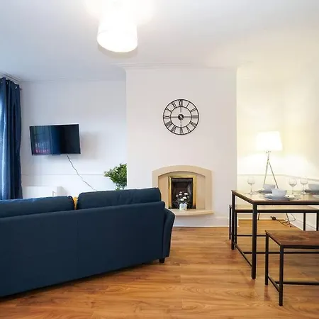 Apartment 3 Bedroom With Free Parking Leeds (West Yorkshire)