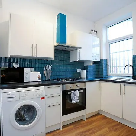 3 Bedroom With Free Parking