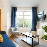 3 Bedroom With Free Parking Apartamento
